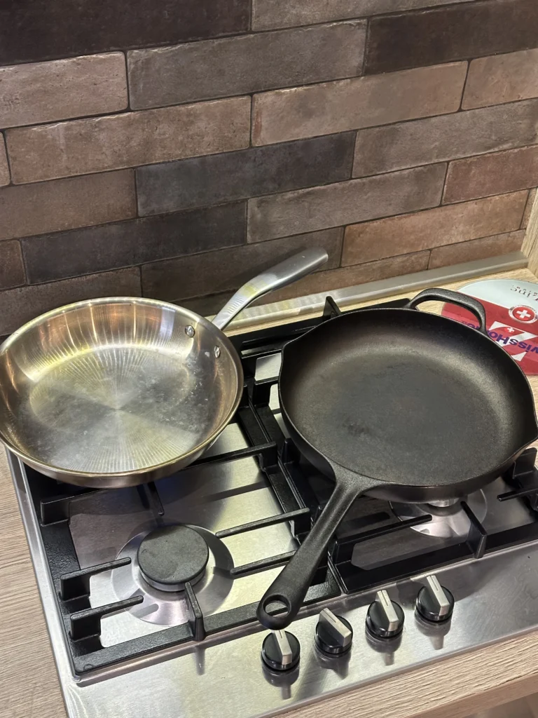 Tigaie din otel inoxidabil sau din fonta